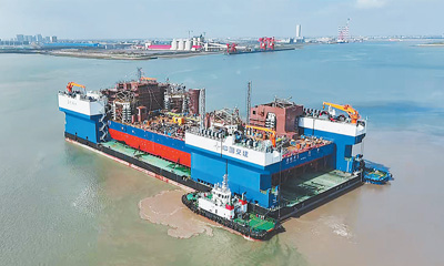 意昂体育：全球最大江海移动船坞完成出海运输任务